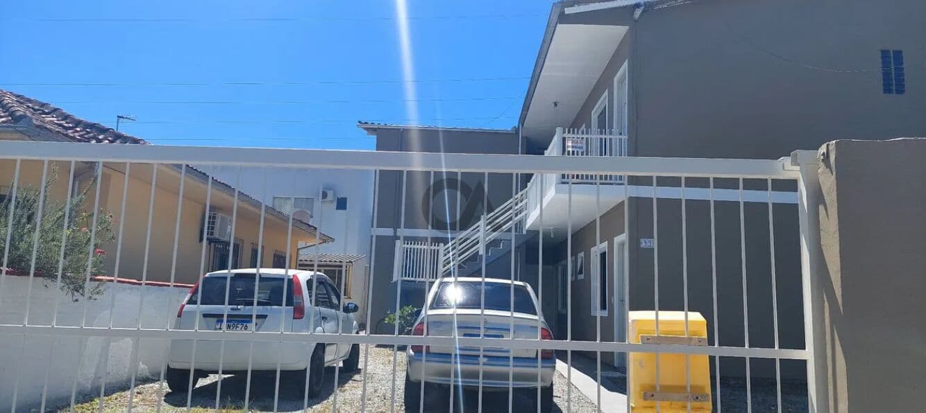 Foto de Prédio Residencial com 8 Unidades Locadas | 150 m da Prefeitura | Renda Imediata | Centro – Palhoça/SC