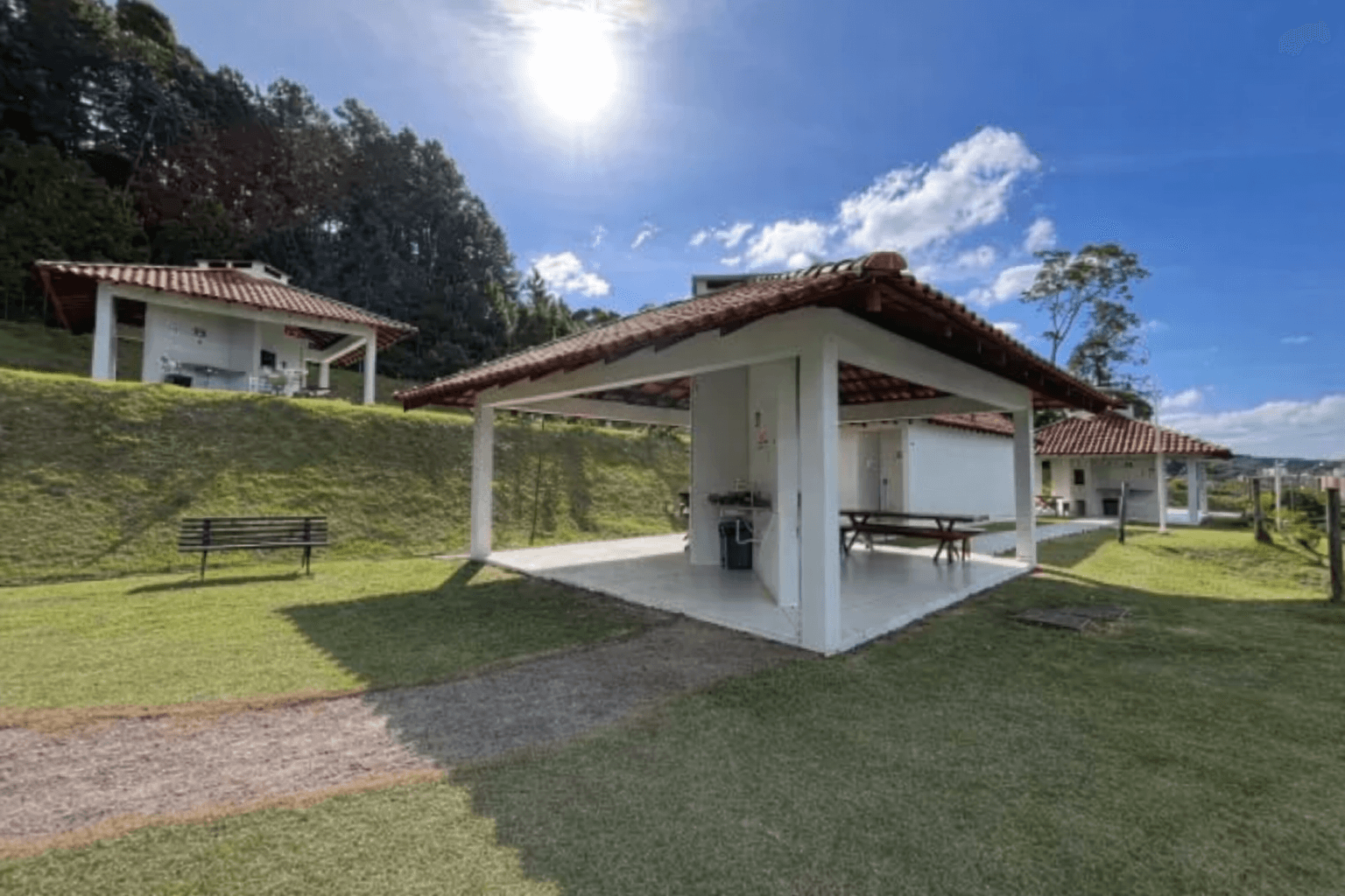 Foto de Apartamento 2 Dormitórios | 2 Vagas de Garagem | Porteira Fechada | Sacada com Churrasqueira | Pedra Branca – Palhoça/SC