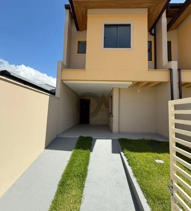 Foto de Sobrado 2 Suítes | Energia Solar | Garagem Coberta | Forquilhas – São José/SC