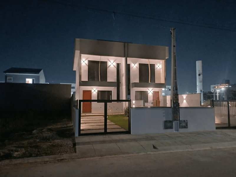 Foto de Sobrado 2 Suítes 83 m² com Terreno Frente/Fundos | Ponte do Imaruim, Palhoça/SC