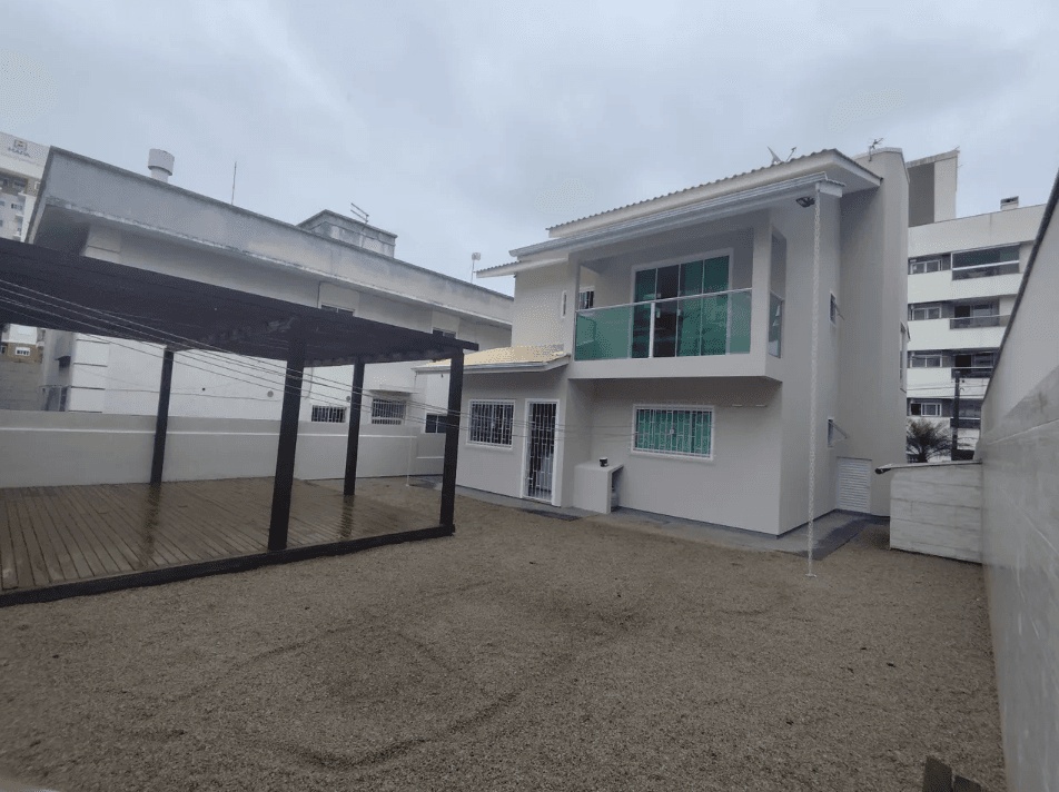 Foto de Casa 3 dormitórios com suíte | Espaço gourmet | 2 vagas cobertas | Pagani – Palhoça/SC