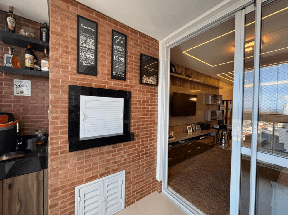 Foto de Apartamento 2 Dormitórios (1 Suíte) | Vista Mar | Sacada Panorâmica | Centro – Palhoça/SC