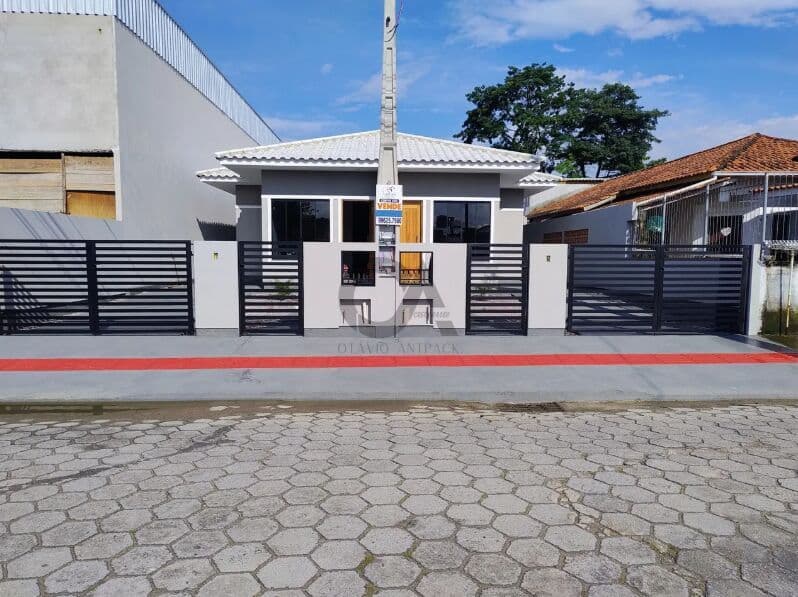 Foto de Casas 2 Dormitórios (1 Suíte) com Amplo Terreno | Palhoça/SC