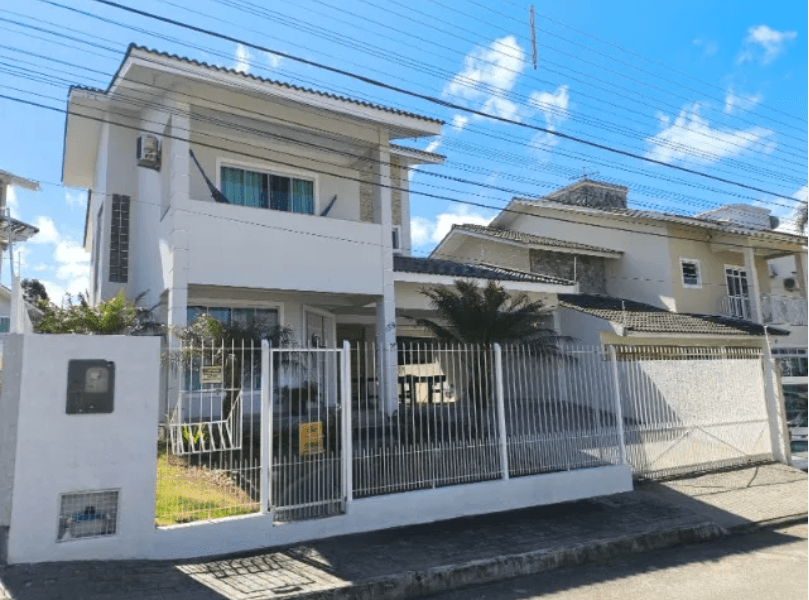 Foto de Casa Sobrado 4 Suítes + Piscina Privativa | Pagani, Palhoça/SC